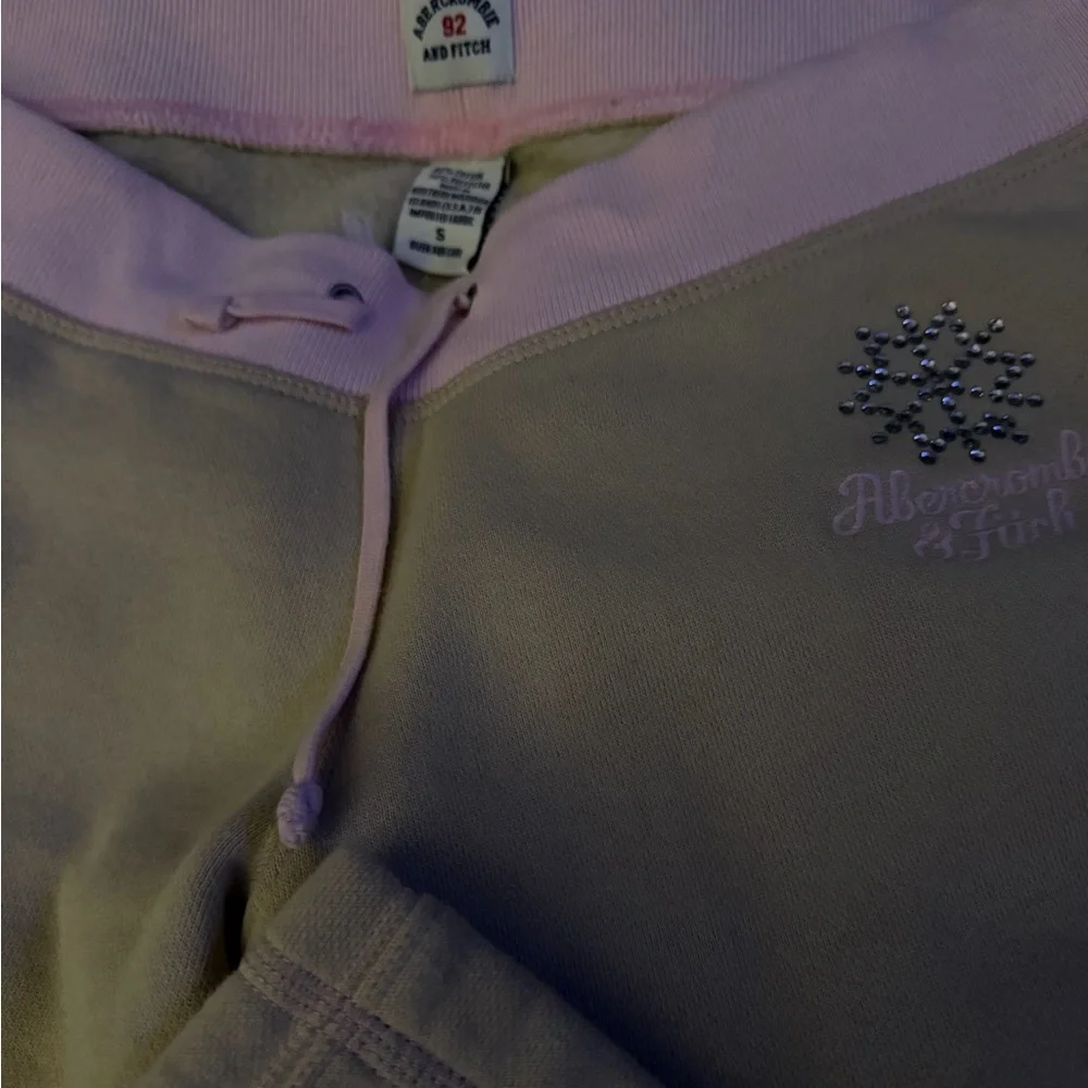 Rare Abercrombie Fitch Tan Sweatpants w/Embellish snowflake & board bum on butt - Picture 7 of 9